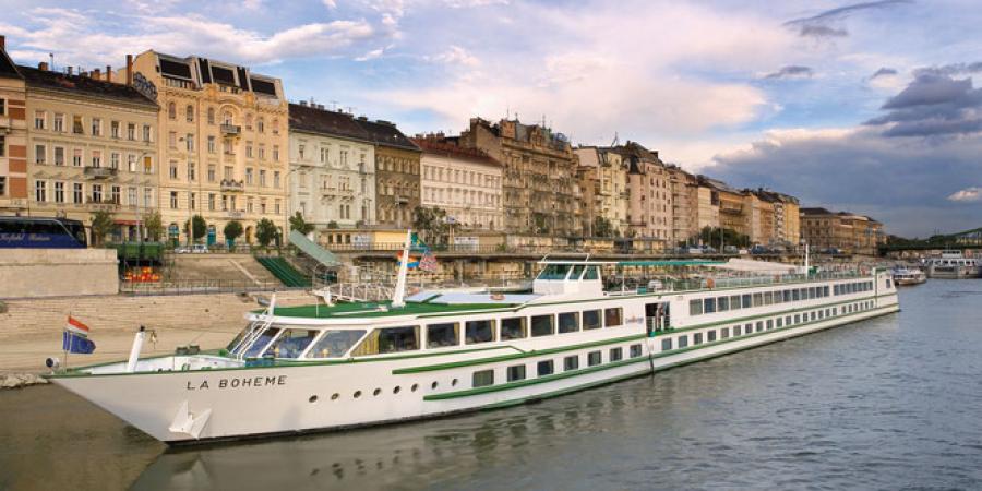 クロワジー・ヨーロッパで行く 美しき青きドナウ・中欧の首都3都市巡り12日間 -パッサウ発着-