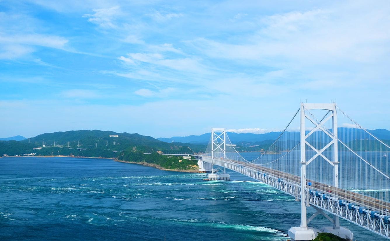 にっぽん丸で行く 蒲郡花火と淡路島クルーズ 5日間 -横浜発着-