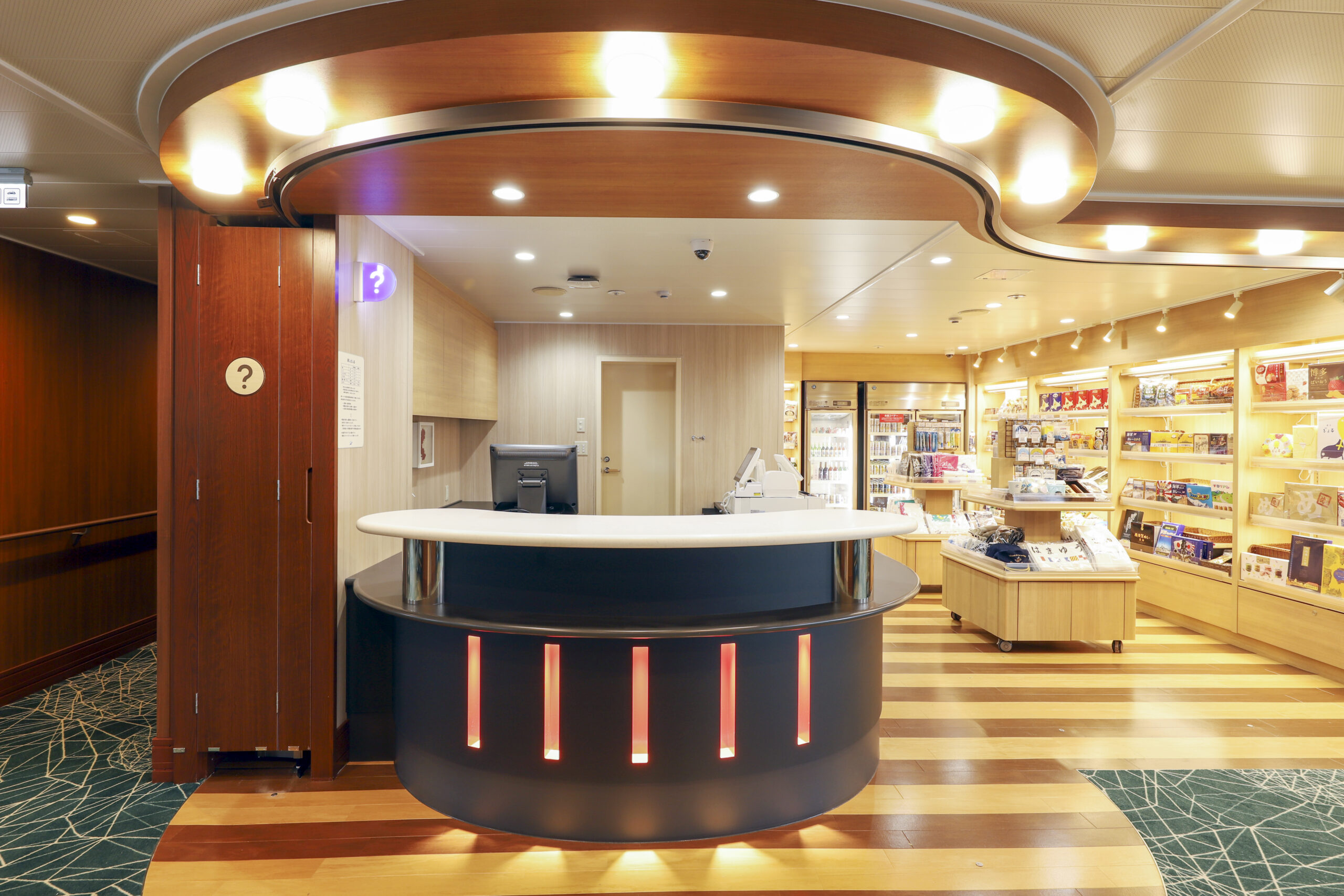 マルエーフェリー 案内所