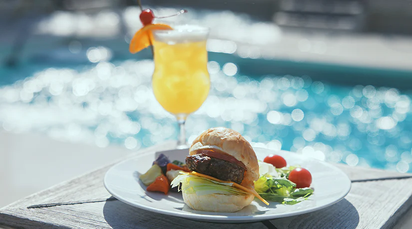 プールサイドレストラン&バー 湖畔(料理)