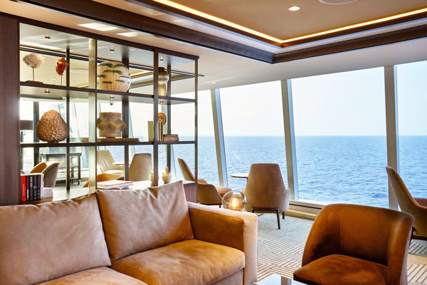 エクスプローララウンジ