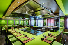 海渡 鉄板焼きレストラン&寿司バー